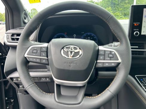 New 2026 Toyota Sienna XLE Woodland Edition AWD/4WD image 14