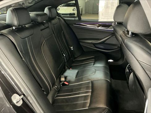 Used 2019 BMW 530e 530e iPerformance image 29