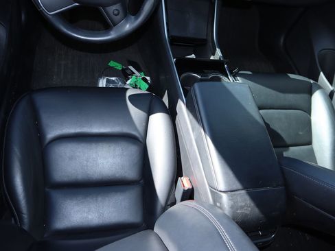 Used 2019 Tesla Model 3 Standard Range RWD image 8