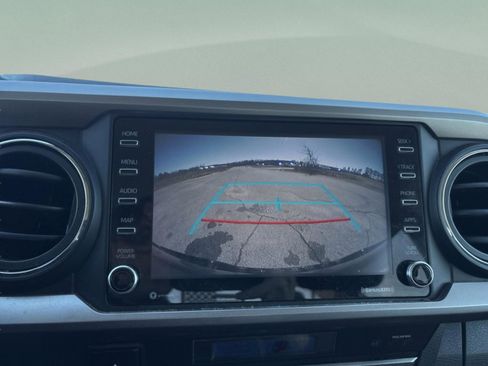 Used 2022 Toyota Tacoma SR5 w/ Technology Package image 18