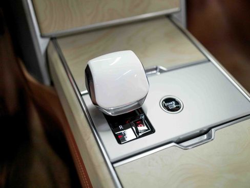 Used 2024 Land Rover Range Rover SV image 71