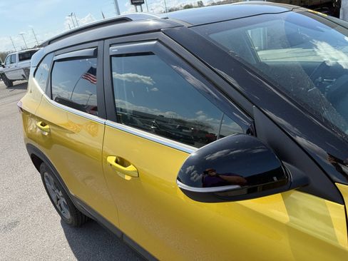Used 2022 Kia Seltos S AWD/4WD image 13