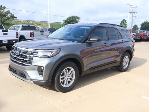 New 2026 Ford Explorer Active w/ Active Comfort Package RWD image 11