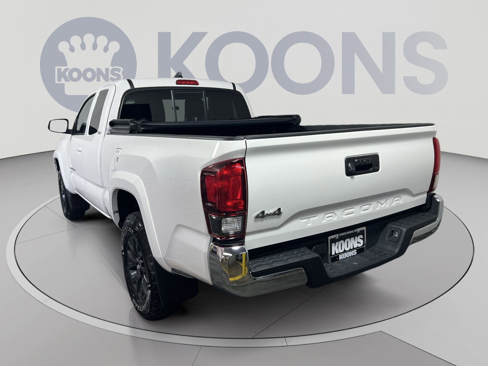 Used 2022 Toyota Tacoma SR5 w/ SR5 Appearance Package (SM) AWD/4WD image 4