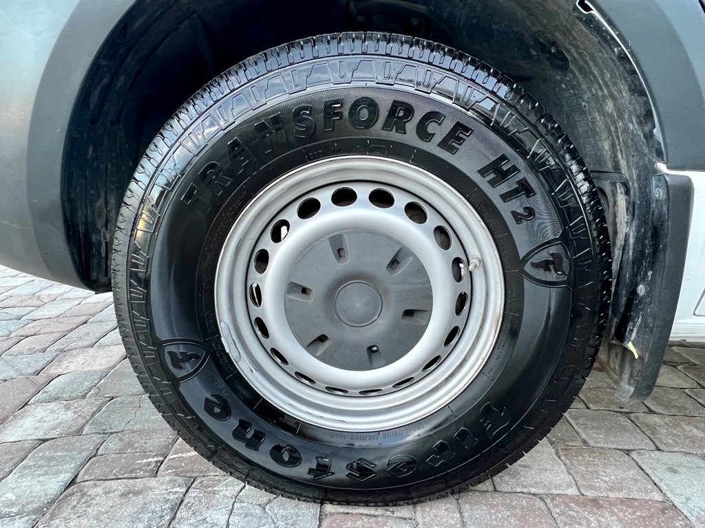 Used 2019 Freightliner Sprinter 2500 RWD image 11