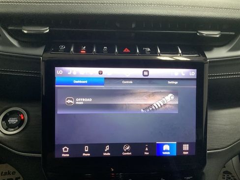 Used 2023 Jeep Grand Cherokee L Limited w/ Black Appearance Package AWD/4WD image 31