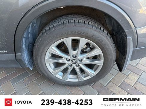 Used 2017 Toyota RAV4 Limited image 11