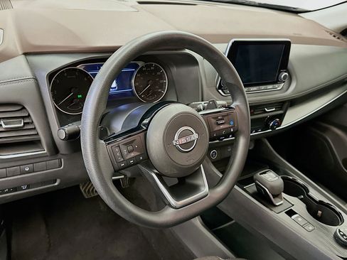 Used 2023 Nissan Rogue SV image 18