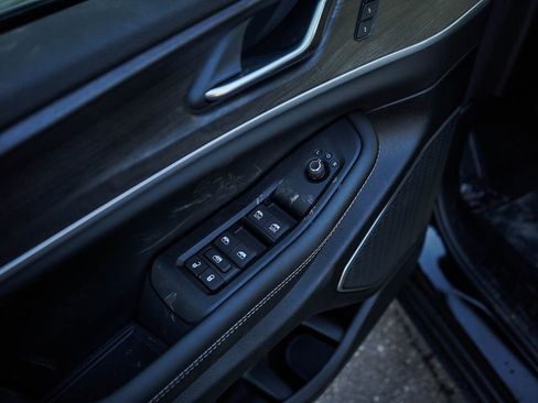 New 2026 Jeep Grand Cherokee Limited image 19