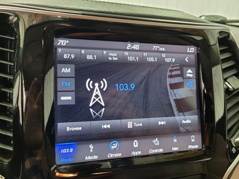 Used 2019 Jeep Cherokee Limited image 34