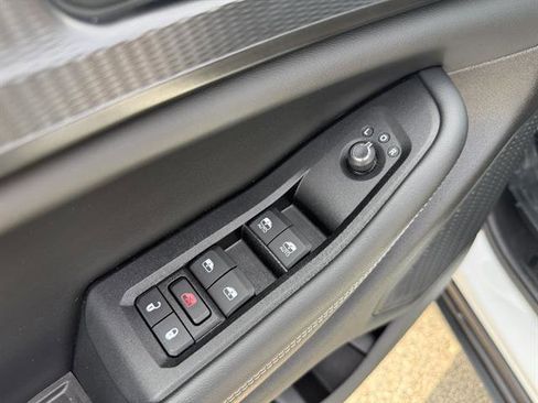 Used 2023 Jeep Grand Cherokee Altitude AWD/4WD image 31