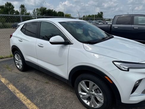 Used 2025 Buick Encore GX Preferred AWD/4WD image 8