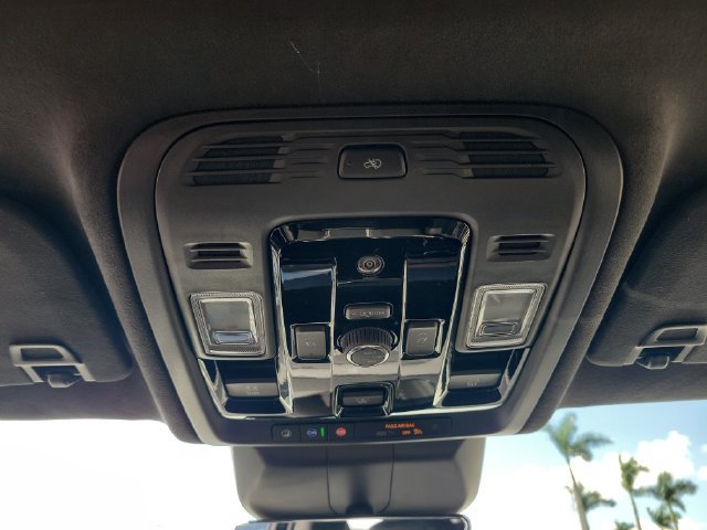 Used 2025 Cadillac Escalade Premium Luxury Platinum w/ LPO, Floor Liner Package AWD/4WD image 28
