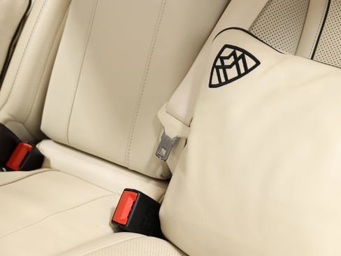 Used 2018 Mercedes-Benz Maybach S 560 4MATIC image 45