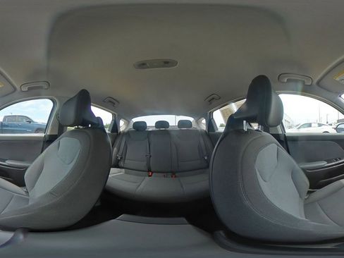 Used 2025 Kia K4 FWD image 41