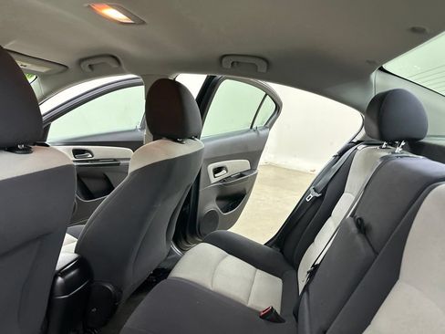 Used 2014 Chevrolet Cruze LS FWD image 31