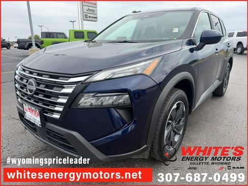 Used 2025 Nissan Rogue SV AWD/4WD image 1