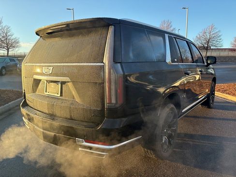 Certified 2025 Cadillac Escalade ESV Premium Luxury image 10