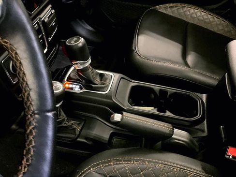 Used 2021 Jeep Wrangler Unlimited Sahara image 16