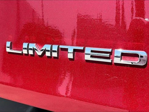 Used 2014 Jeep Cherokee Limited w/ Technology Group FWD image 23