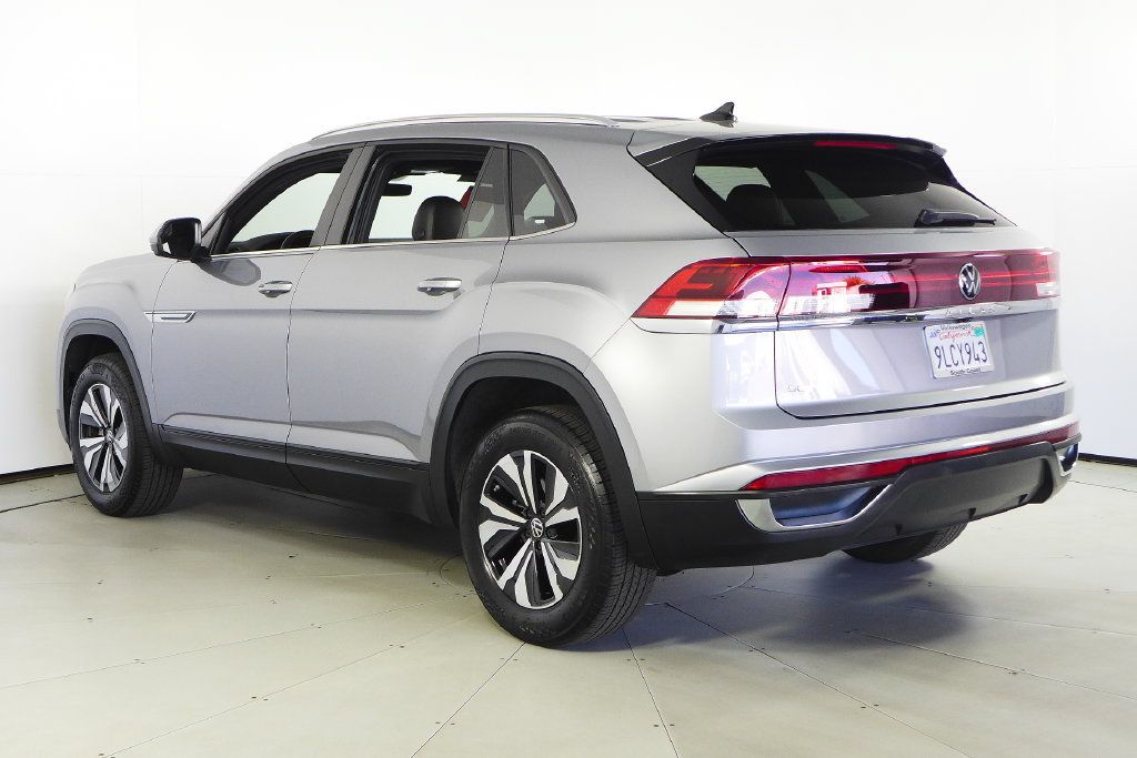 Used 2024 Volkswagen Atlas Cross Sport SE FWD image 9