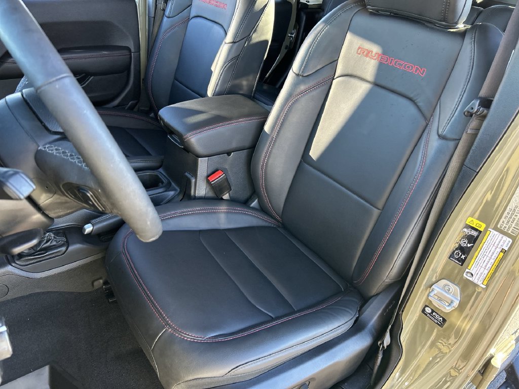 Used 2025 Jeep Gladiator Rubicon w/ Convenience Group AWD/4WD image 19