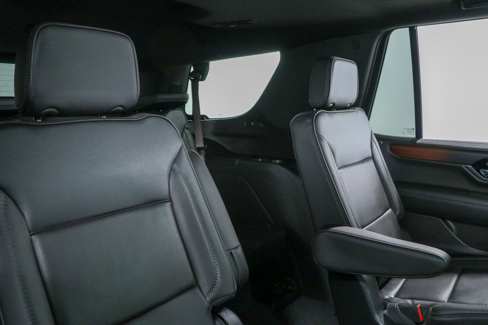 Used 2026 GMC Yukon Denali w/ Sun & Power Step Package AWD/4WD image 32