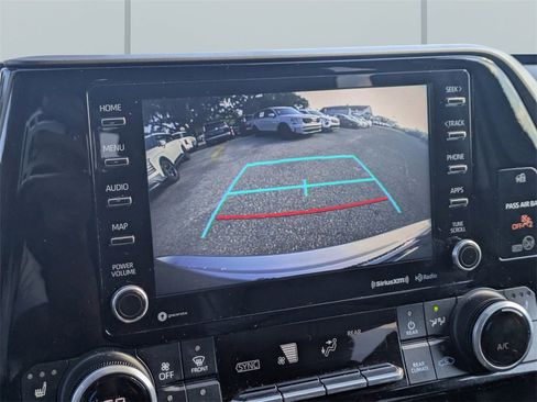 Used 2021 Toyota Highlander XLE image 26