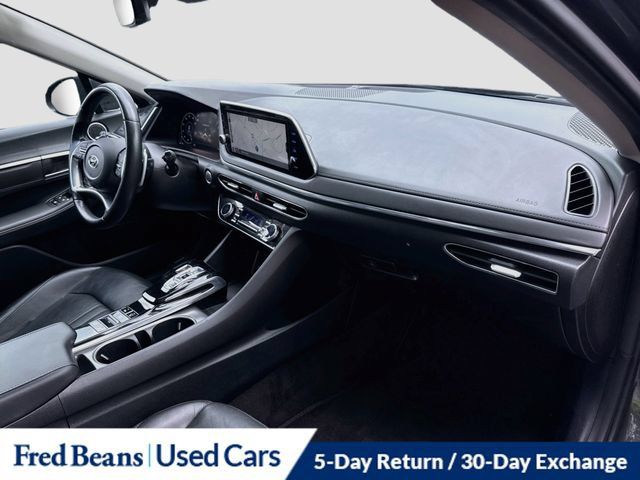 Used 2022 Hyundai Sonata Limited w/ Preferred Accessory Package FWD image 38