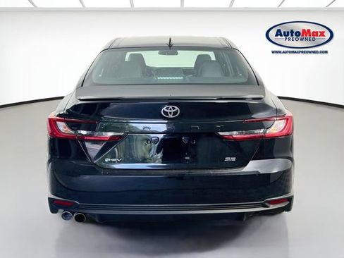 Used 2025 Toyota Camry SE FWD image 8