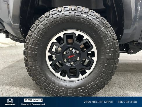 Used 2024 Toyota Tacoma TRD Off-Road AWD/4WD image 10