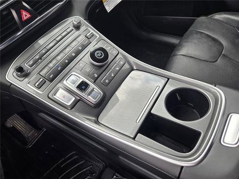 Used 2022 Hyundai Santa Fe Calligraphy FWD image 17