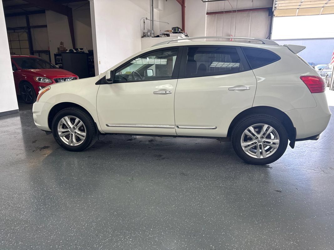 Used 2013 Nissan Rogue SV w/ Premium Pkg AWD/4WD image 7