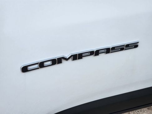 New 2026 Jeep Compass Latitude image 8
