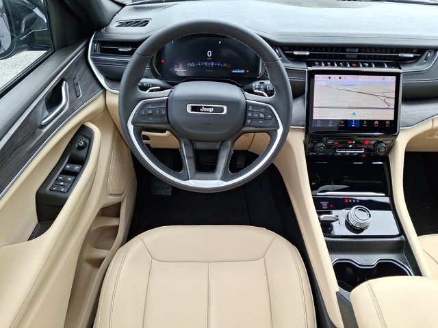 Certified 2024 Jeep Grand Cherokee Limited AWD/4WD image 14