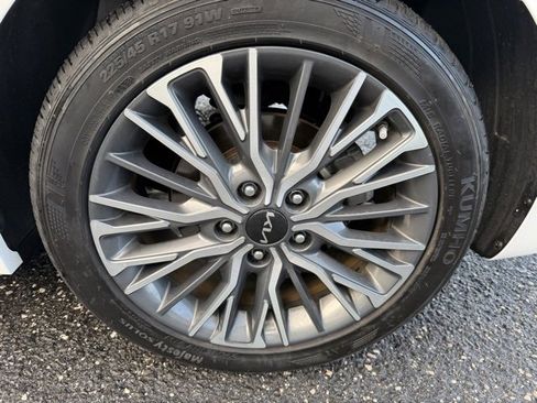 Used 2023 Kia Forte GT-Line w/ GT-Line Technology Package image 13