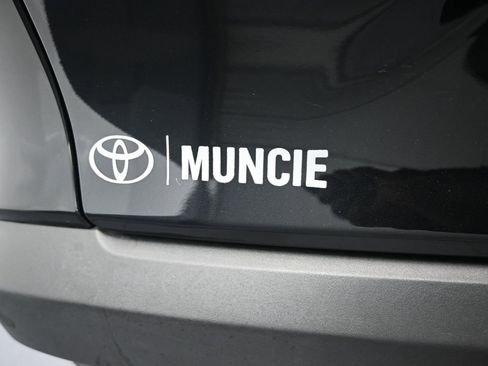 Used 2022 Toyota Corolla Cross XLE w/ Convenience Package image 41