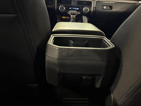 Certified 2025 Toyota Tacoma SR5 AWD/4WD image 32