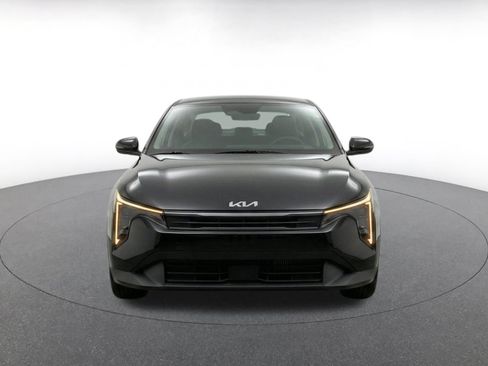 Used 2025 Kia K4 FWD image 2