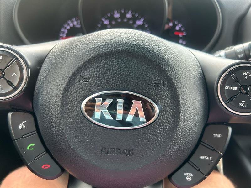 Used 2016 Kia Soul + FWD image 19