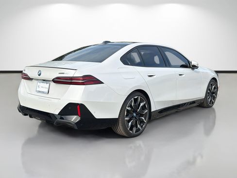 Certified 2024 BMW i5 eDrive40i w/ Executive Package RWD image 3