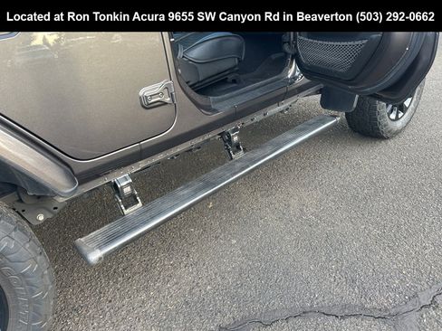 Used 2022 Jeep Wrangler Unlimited Sahara image 16