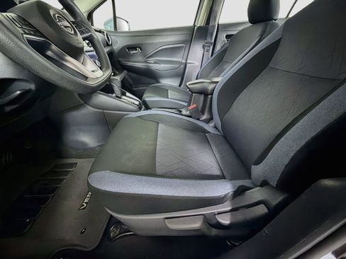 Used 2024 Nissan Versa SV FWD image 13