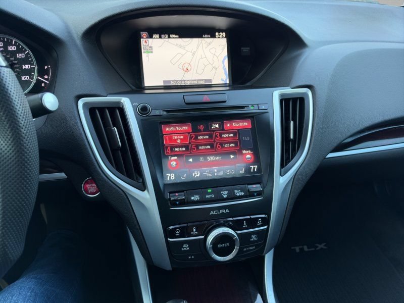 Used 2015 Acura TLX w/ Technology Package FWD image 16