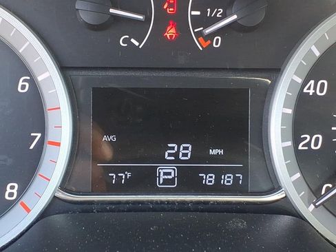 Used 2014 Nissan Sentra SL w/ Premium Package FWD image 6