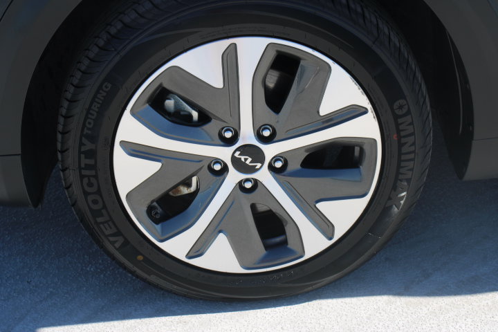 Used 2022 Kia Niro EX FWD image 9