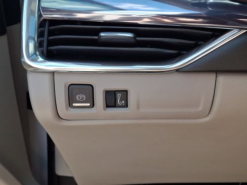 Used 2023 Cadillac XT4 Luxury FWD image 23