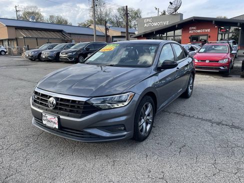 Used 2019 Volkswagen Jetta R-Line image 1