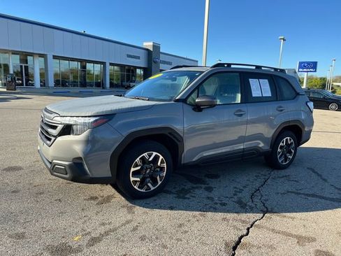 Certified 2025 Subaru Forester Premium image 3