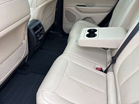 Used 2023 Jeep Grand Cherokee Limited w/ Luxury Tech Group II image 32